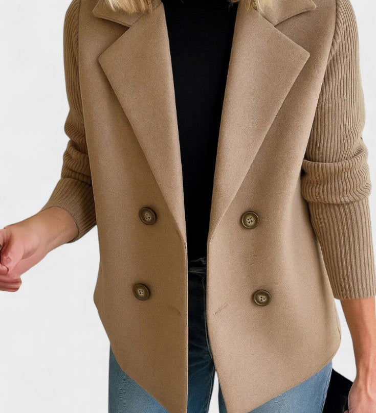 Klassisk Dobbeltradet Blazer med Elegant Snit og Tidløs Stil