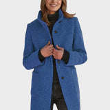 Kort frakke med klassisk snit og elegant pasform – tidløs stil til hverdag og arbejde