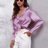 Elegant Satin Dame Skjorte med Frontknude – Trendy og Feminin