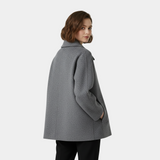 Kort uldfrakke med klassisk pasform og minimalistisk design