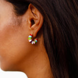 Farverige krystaløreringe til kvinder – elegant og moderne design