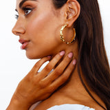 Store guld hoop øreringe til kvinder – klassisk og iøjnefaldende stil