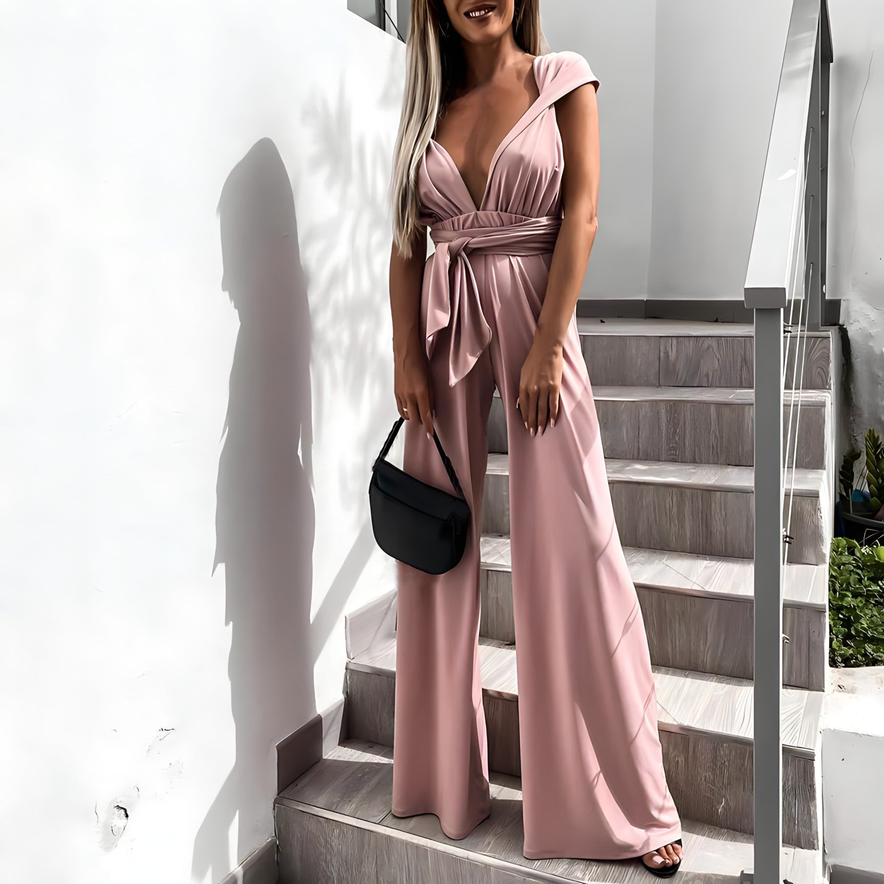 Jumpsuit med Dyb V-udskæring og Taljebånd