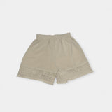 Lette Shorts med Broderet Kant – Afslappet Sommerstil og Komfort