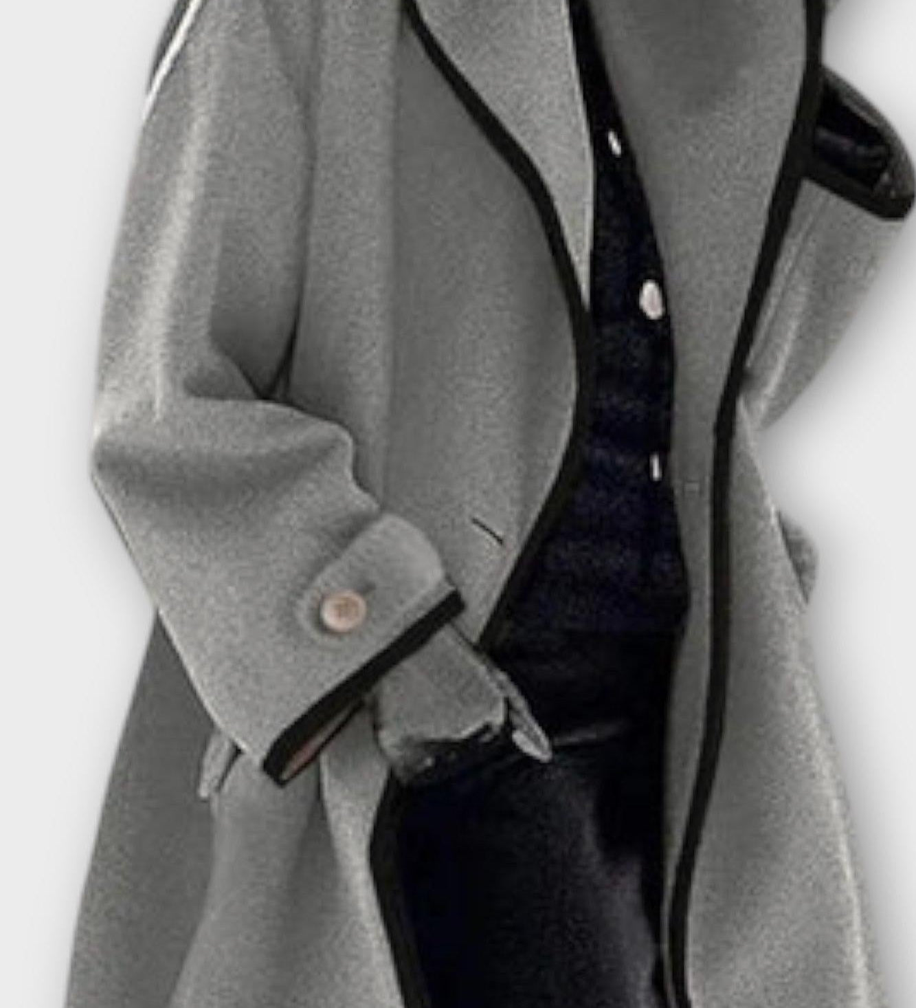 Elegant Blazer Frakke med Kontrastkant – Moderne Snit og Stilrent Look
