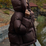 Kort Pufferjakke med Hætte og Trendy Vinterlook