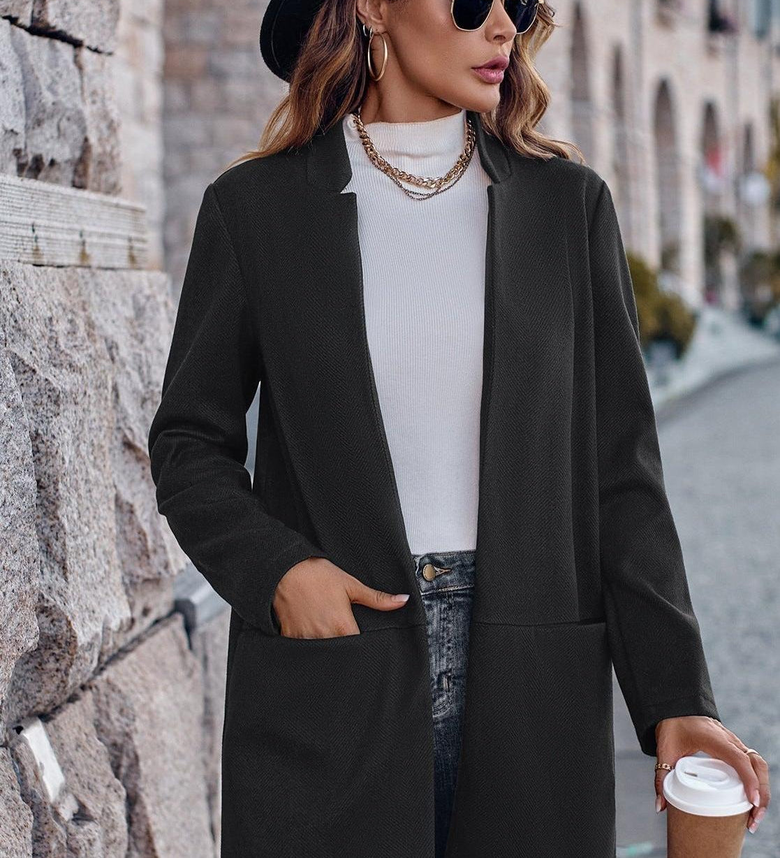 Klassisk Lang Frakke med Åben Front – Elegant og Tidløs Stil