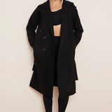 Lang klassisk damefrakke – elegant frakke med dobbeltradet design