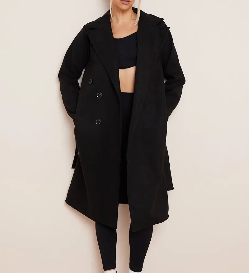 Lang klassisk damefrakke – elegant frakke med dobbeltradet design