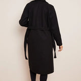 Lang klassisk damefrakke – elegant frakke med dobbeltradet design