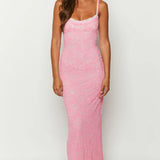 Lang blondekjole med stropper – Romantisk og elegant pasform