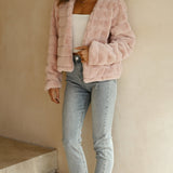 Kort faux fur jakke til kvinder – elegant og blød pelsjakke til hverdag og fest