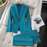 Elegant Jakkesæt med Blazer og Bukser – Stilrent Look med Moderne Pasform