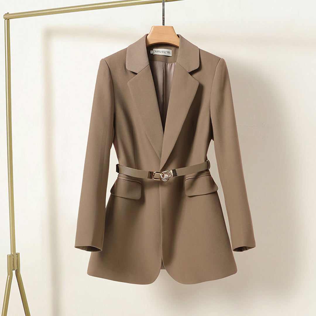 Elegant Blazer med Bælte og Figursyet Pasform til Kvinder