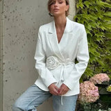 Elegant Blazer med Taljebælte og Feminint Klassisk Look