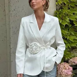 Elegant Blazer med Taljebælte og Feminint Klassisk Look