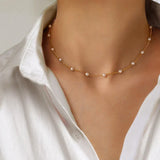Minimalistisk Guld Choker Halskæde med Små Perler