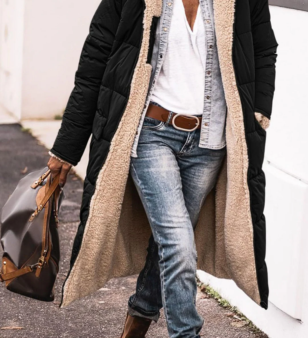 Lang quiltet frakke med teddykrave og afslappet pasform – varm stil til kolde dage