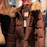 Kort Vatteret Jakke med Hætte og Moderne Casual Stil