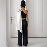 One-Shoulder Jumpsuit med Sløjfe og Bælte