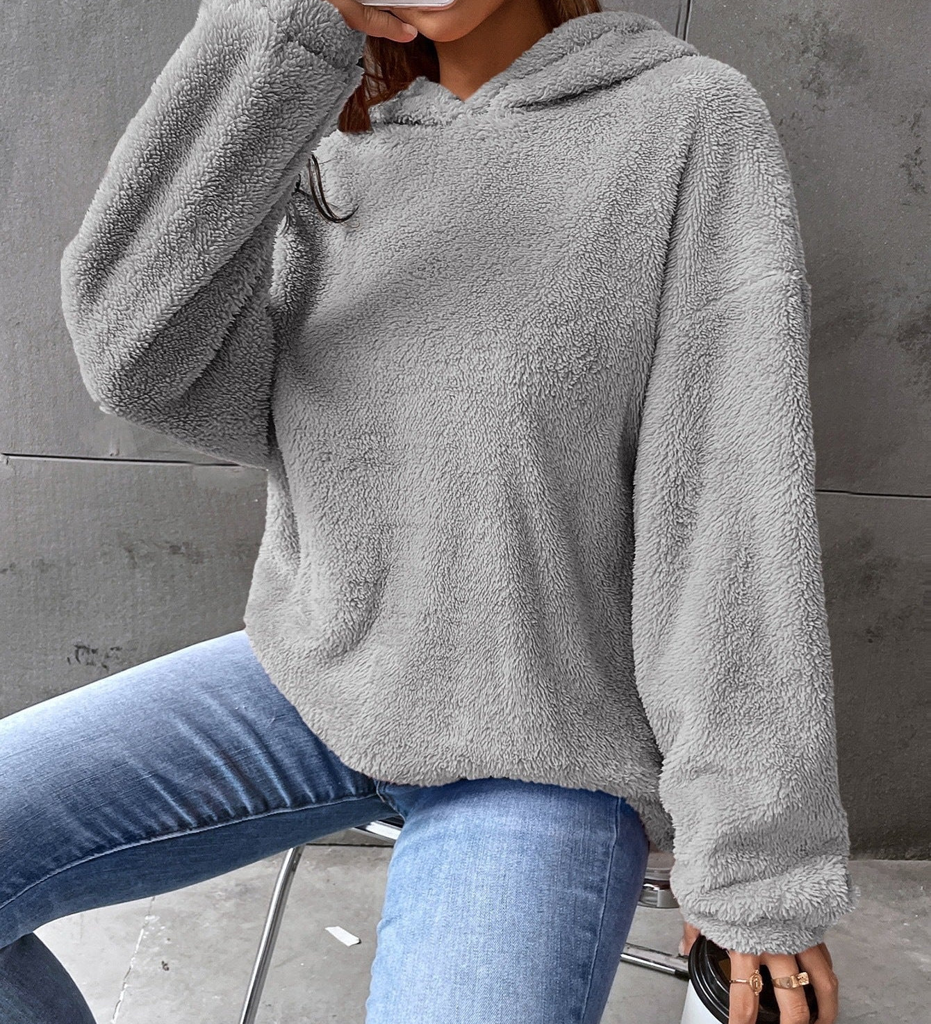 Blød teddy hoodie med høj hals og afslappet pasform