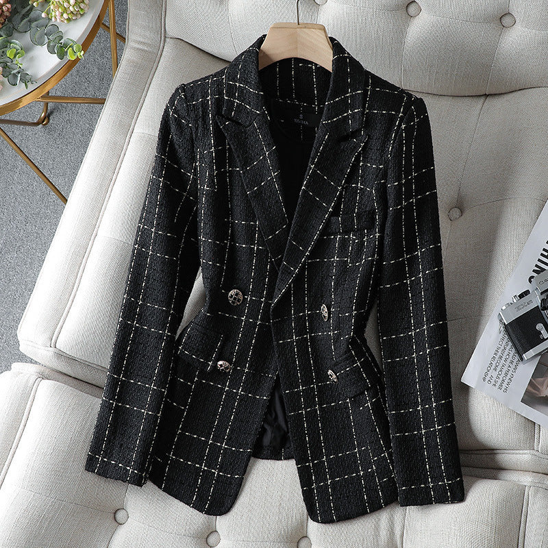 Elegant dame blazer i hvidt ternet design