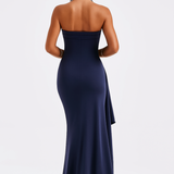 Stropløs aftenkjole dame – elegant kjole med høj slids