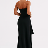 Stropløs aftenkjole dame – elegant kjole med høj slids