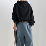 Oversize Sweatshirt med Høj Hals – Minimalistisk og Komfortabel Stil
