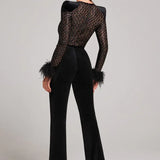 Elegant Festjumpsuit med Blonder & Fjer Detaljer