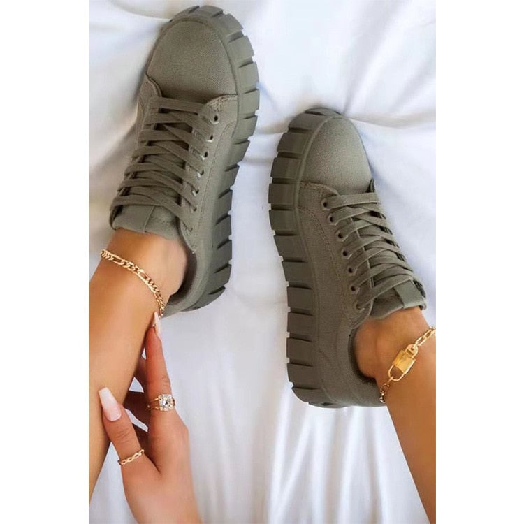 Chunky Sneakers med Ekstra Tyk Sål og Minimalistisk Design