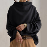 Oversize Sweatshirt med Høj Hals – Minimalistisk og Komfortabel Stil