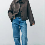 Kort Uldjakke til Kvinder – Minimalistisk og Stilren Efterårsjakke