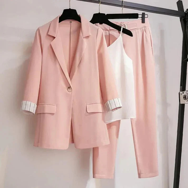 Dame jakkesæt 3-delt – blazer, bukser og top i elegant design