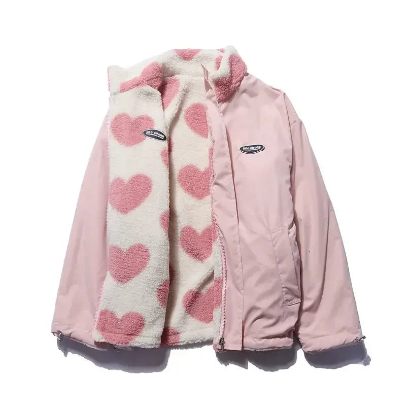 Fleece Jakke med Hjerteprint – Blød og Hyggelig Hverdagsstil