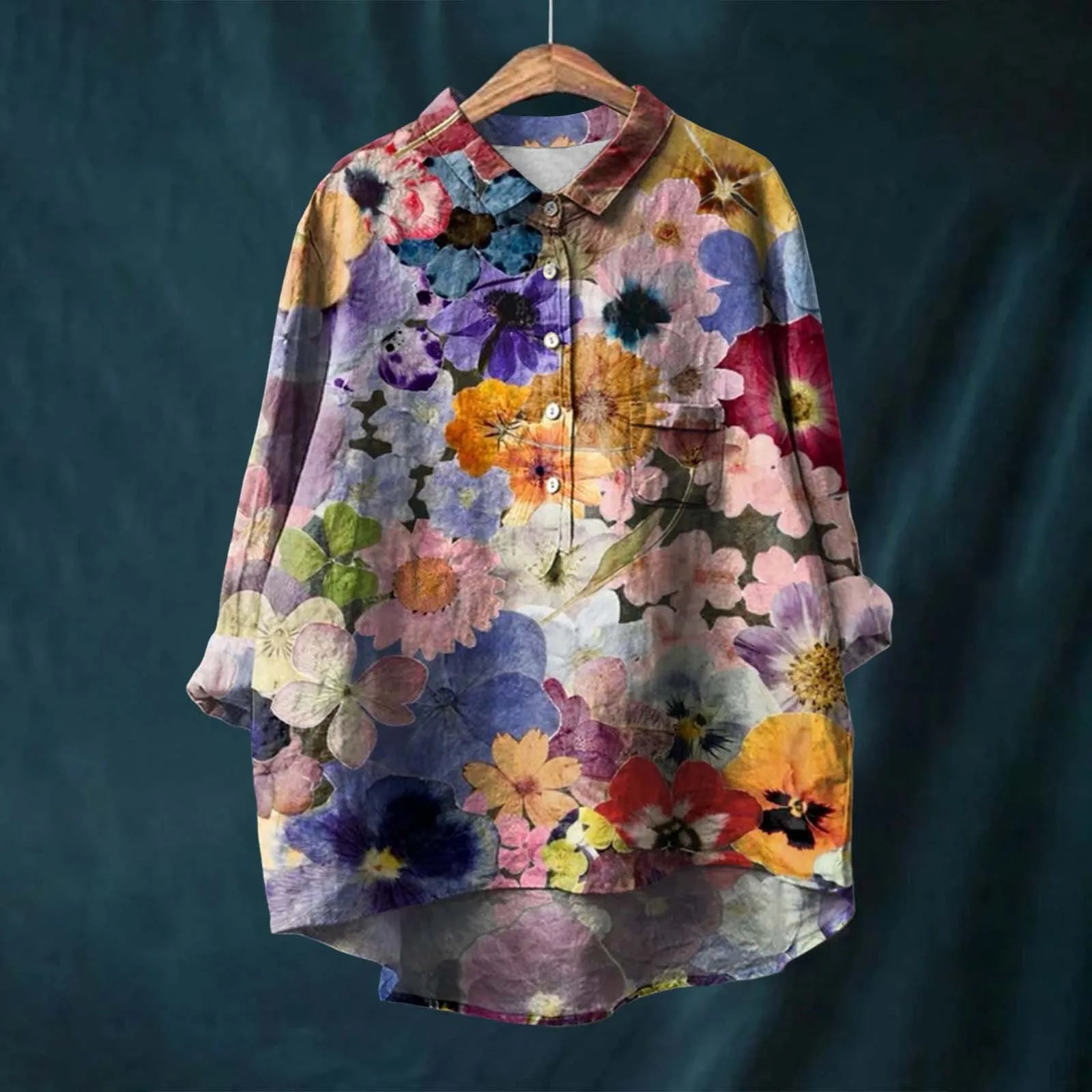 Lang skjortebluse med botanisk mønster og løs pasform