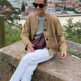 Kort Jakke med Klassisk Snit og Elegant Hverdagslook