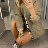 Quiltet letvægtsjakke til kvinder – stilfuld overgangsjakke i moderne pasform