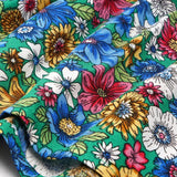 Midikjole med Blomsterprint og Knaplukning – Let Sommerkjole med Korte Ærmer