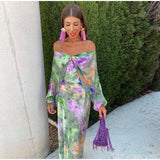 Stilvolles Maxi-Kleid mit Halo-Dye-Print und abnehmbarem Schal