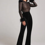 Elegant Festjumpsuit med Blonder & Fjer Detaljer