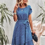 Kort Kjole med Småblomstret Print og Taljebånd – Klassisk Sommerlook