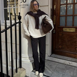 Oversized striktrøje med rund hals og afslappet elegance