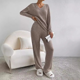 Blødt Loungewear Sæt med Langærmet Top og Løse Bukser – Afslappet Komfort