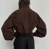Kort Jakke med Voluminøse Ærmer og Moderne Statement Look
