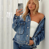 Oversized denimjakke i klassisk blå – trendy og alsidig