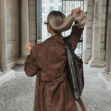 Faux Suede Trenchcoat – Klassisk Elegance i Blød Brun