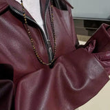 Bordeaux Faux Læderjakke – Minimalisme Møder Statement