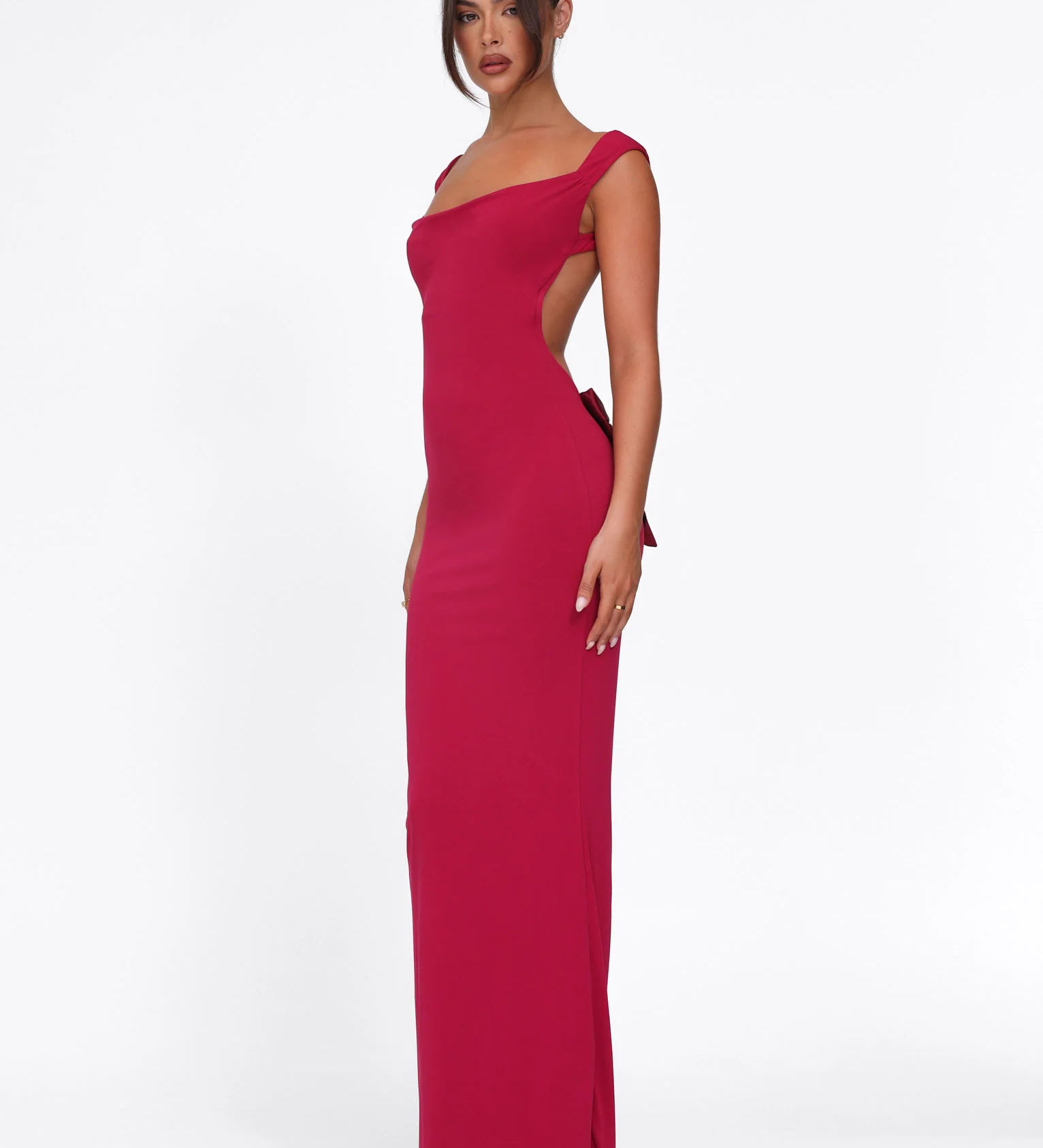 Lang aftenkjole med åben ryg og sløjfe