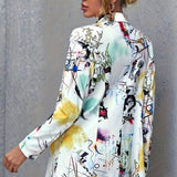 Statement Blazer med Grafisk Print og Moderne Elegant Stil